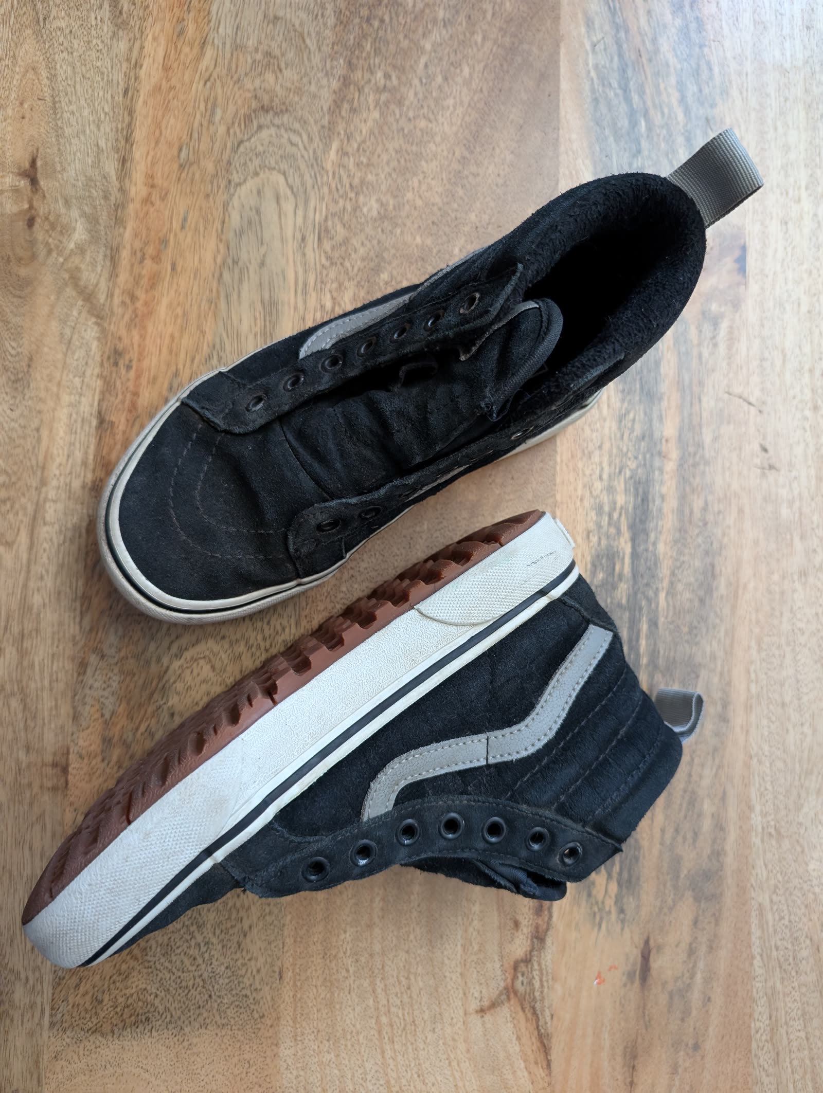 Vans Sk8-Hi MTE, black suede, photo 1